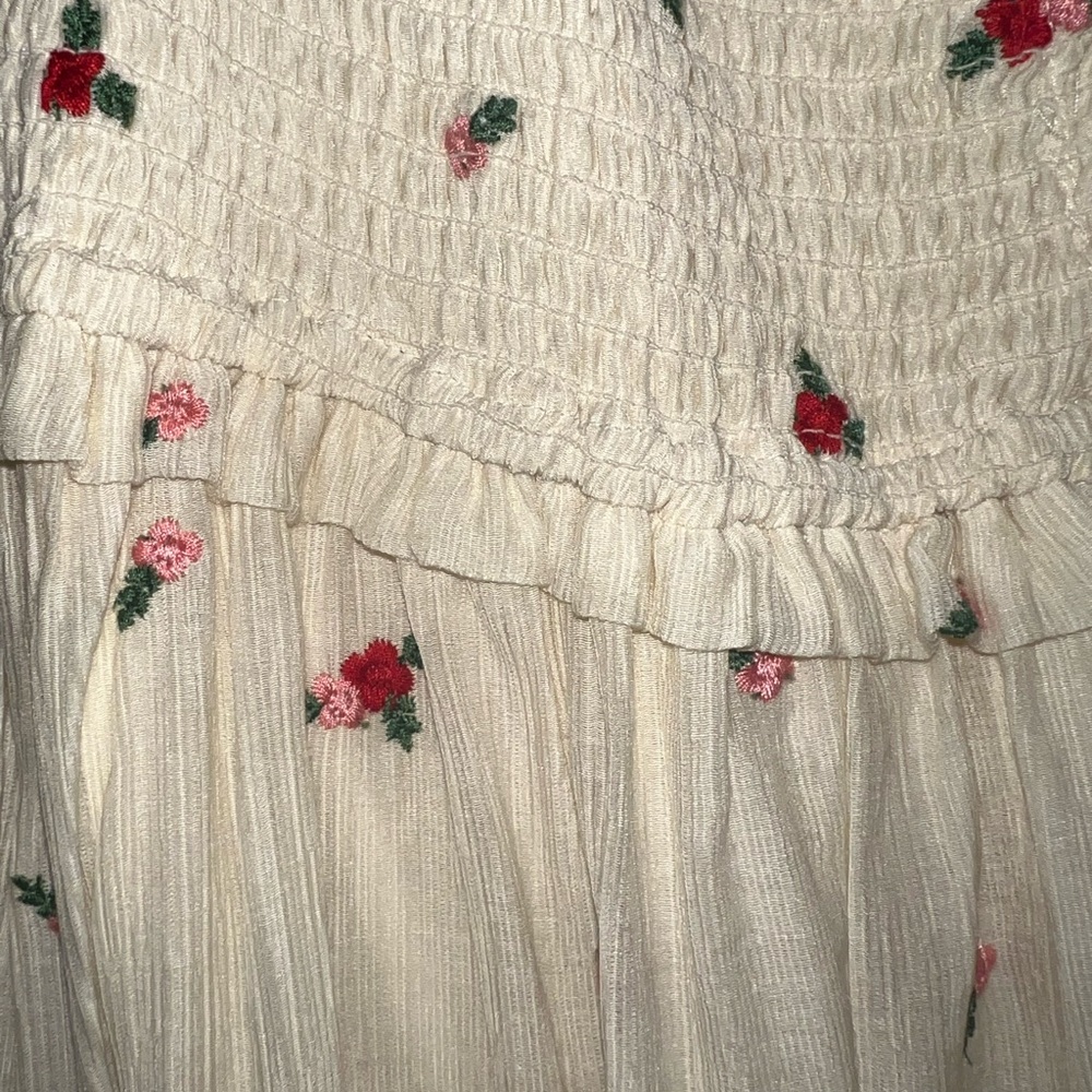 Floral Embroidered Maxi Dress - Picture 4 of 5